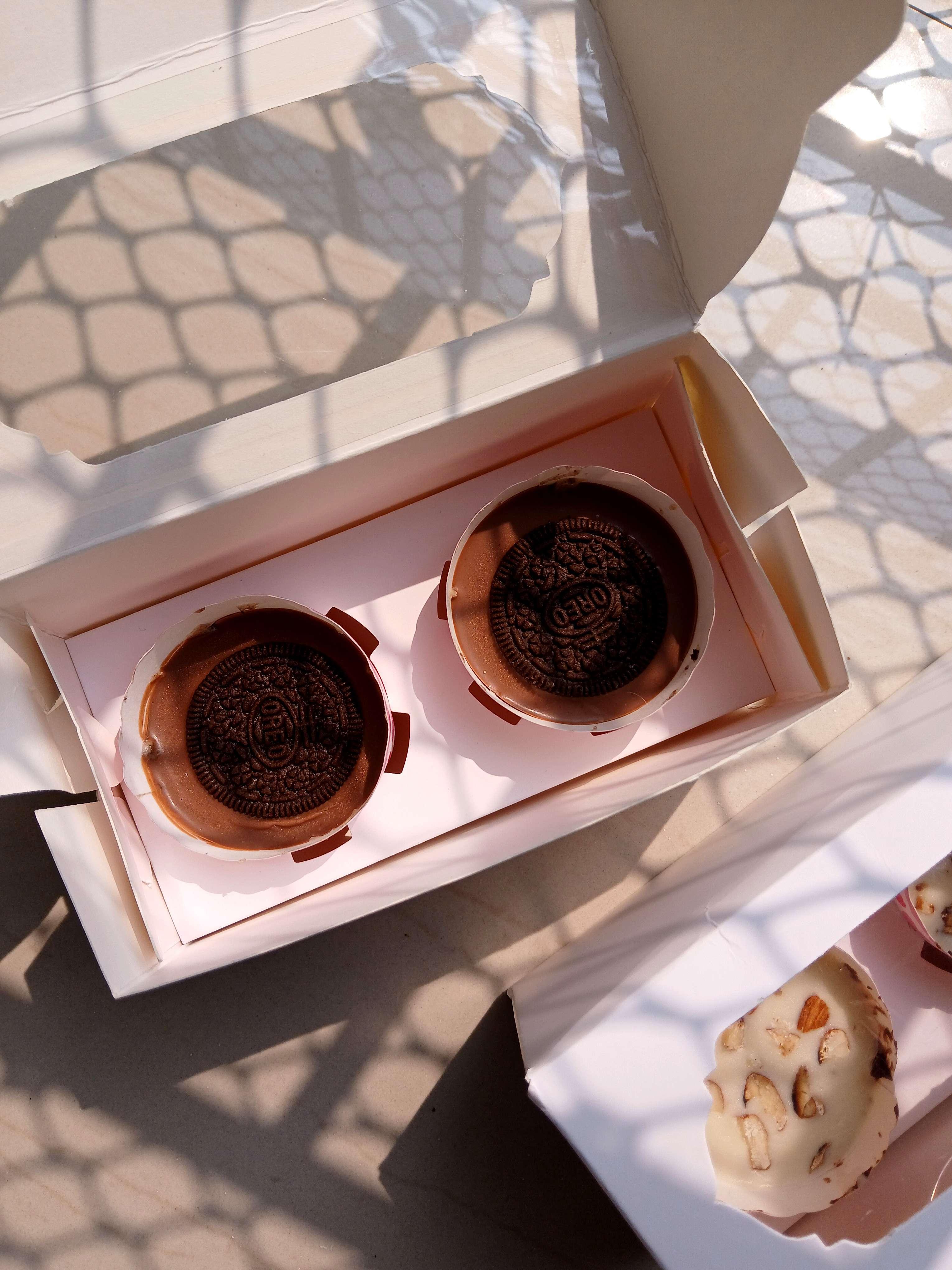 Cookies n Cream w/ Milk Choco disc (BOX OF 2) - Thumbnail 2