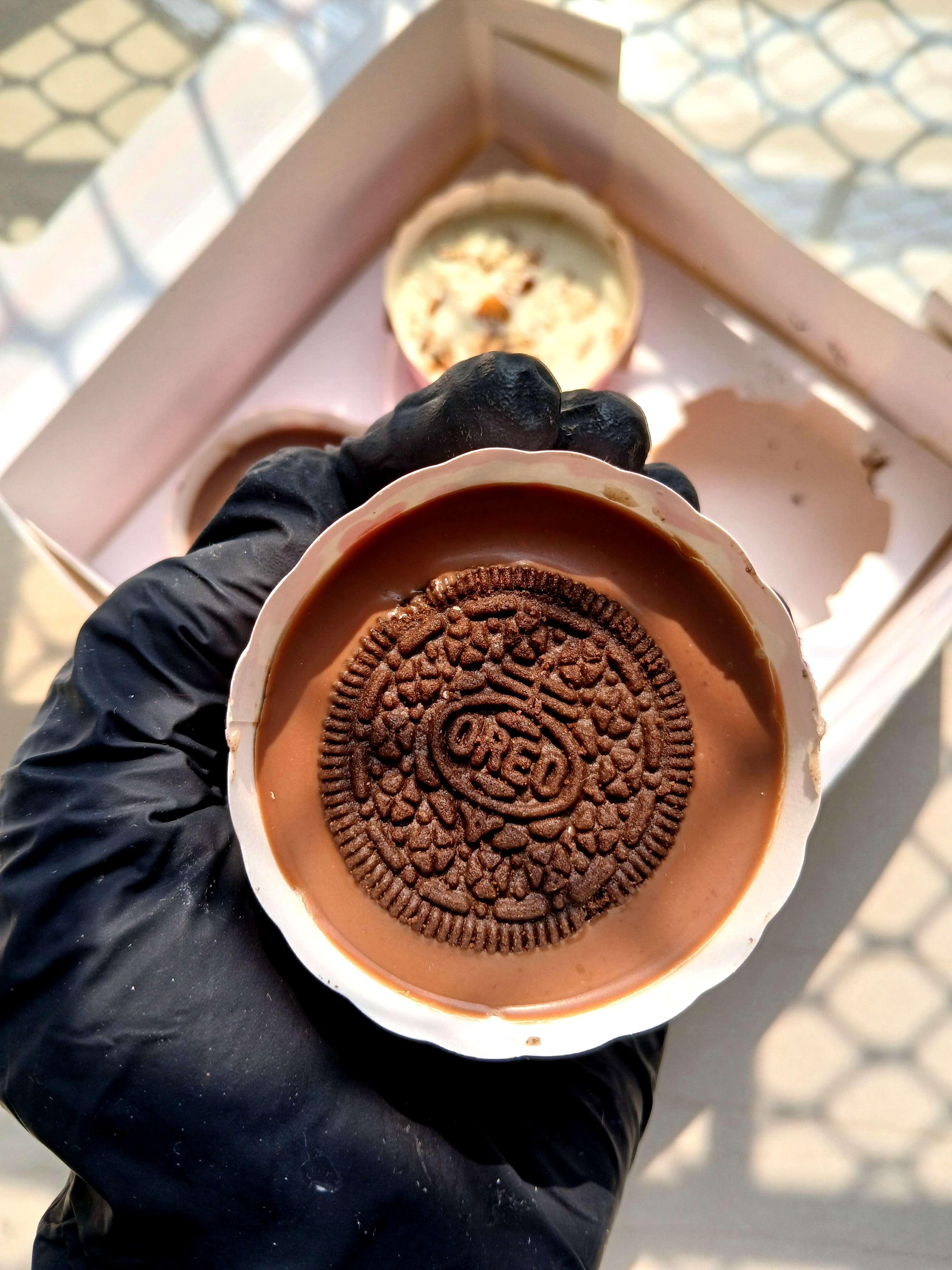 Cookies n Cream w/ Milk Choco disc (BOX OF 2) - Image 1